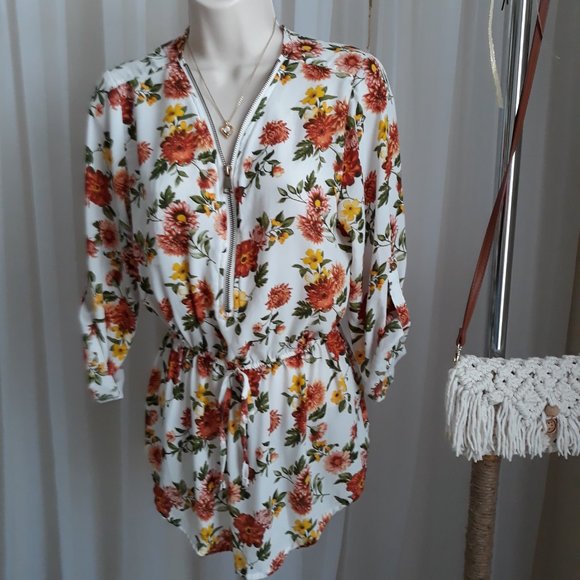 WOMEN'S FLORAL BLOUSE / SIZE SMALL / BRAND rue 21 - Picture 3 of 8